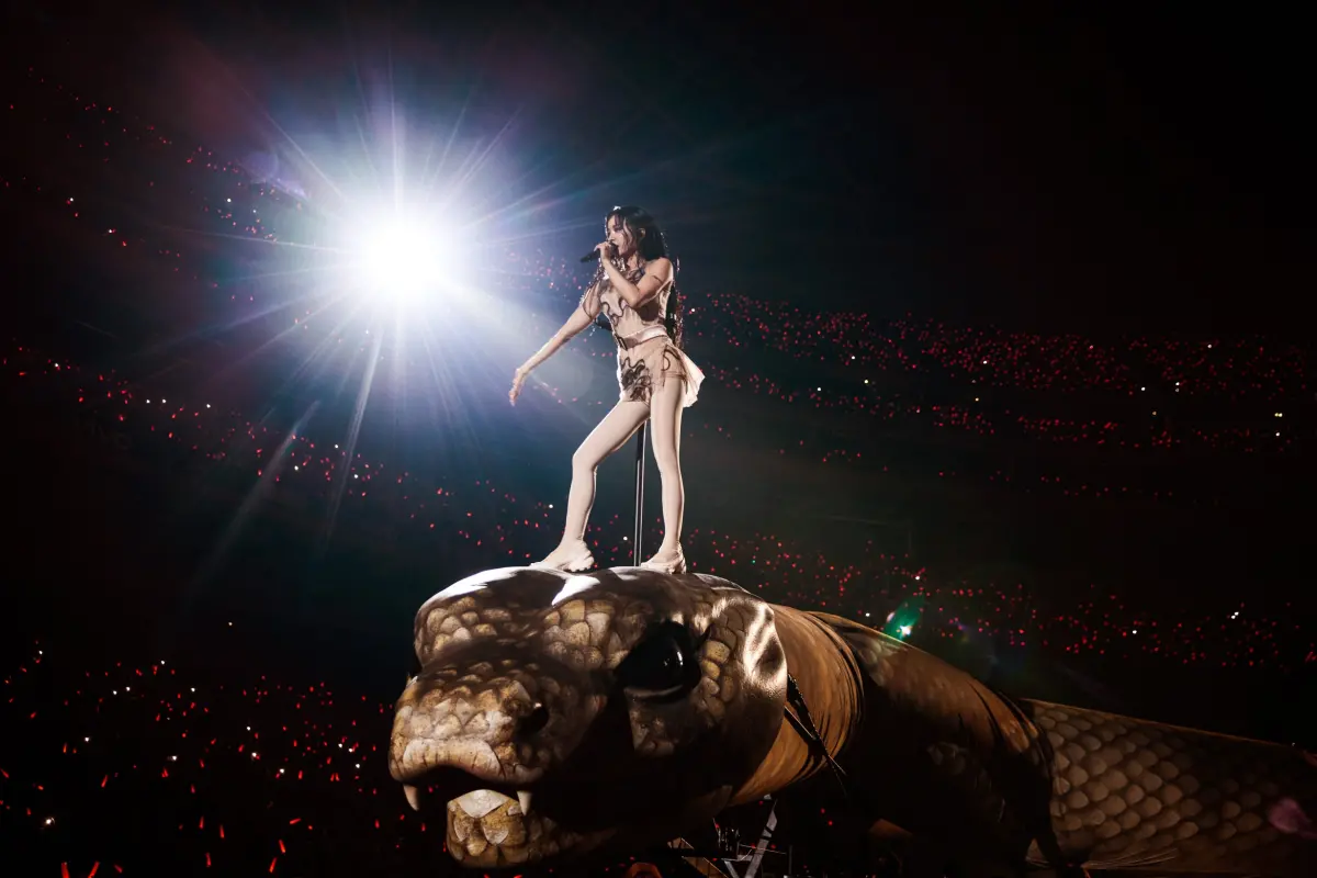 ▲蔡依林（如圖）《PLEASURE》巡演被網友抹黑充滿邪教元素，對此，央視發文護航，認為巨蟒與女媧靈蛇有相同意象，替蔡依林說話。（圖／凌時差音樂提供）