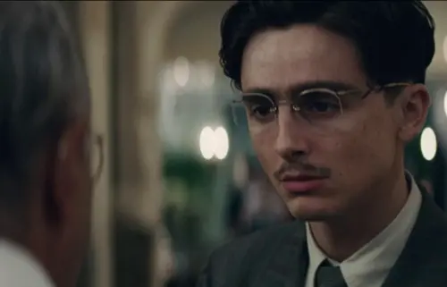 ▲「甜茶」提摩西夏勒梅在《橫衝直闖》中，演技被稱讚是「從影以來的代表作」，強勢問鼎最佳男主角榮銜。（圖／摘自IMDb）