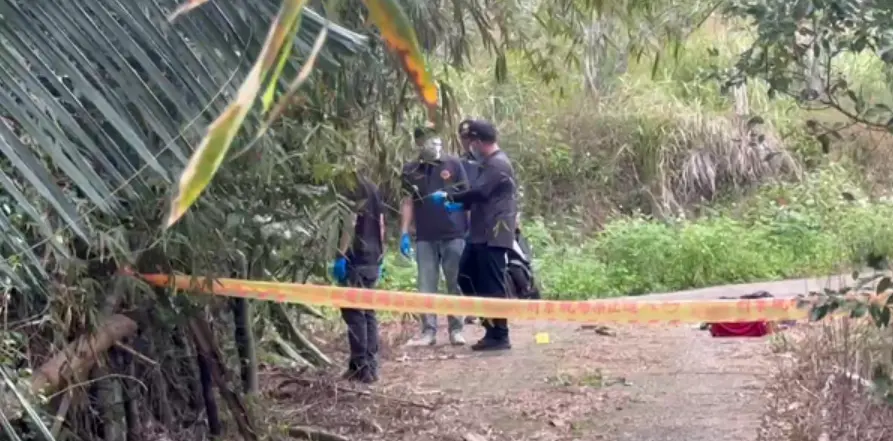 ▲50歲呂男辯稱女友跳車失去呼吸心跳，但全身卻布滿傷痕，因而遭到警方逮捕。（圖／翻攝畫面）