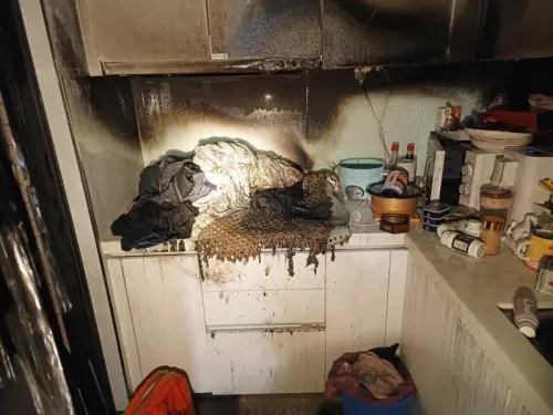 疑夫妻吵架失控！台中女「廚房燒棉被」釀大樓火警　住戶深夜嚇壞

