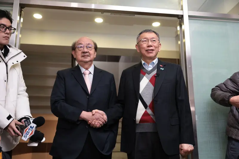 ▲柯文哲為法案拜會柯建銘，更誇讚「柯建銘什麼都可以搞定！」（圖／記者嚴俊強攝，2026.01.02）