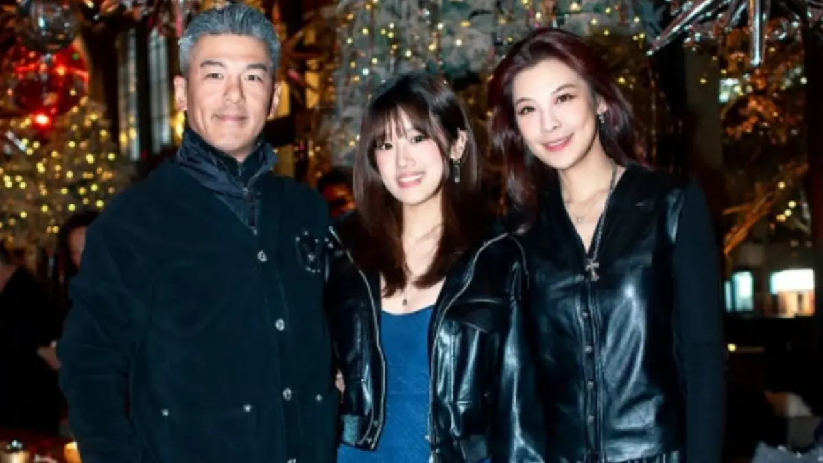 ▲48歲林若亞（右一）罕見露面，狀態維持得相當好，她親暱同框繼女梧桐妹（中）。（圖／angelll IG@angelsun619）