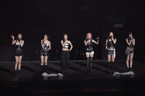 BABYMONSTER驚喜合體UNIQLO！買一件就送全套小卡　開賣時間曝光
