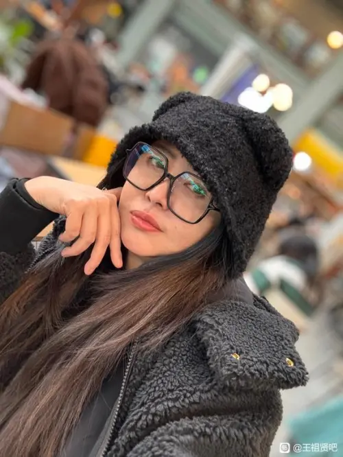 ▲王祖賢遭爆壓榨員工！艾灸館薪水超低　她無懼流言曬新年美照（圖／王祖賢百度貼吧）