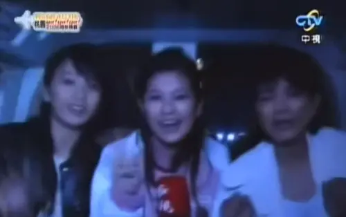 ▲比A-Lin還狂？S.H.E當年搭直升機趕場唱跨年（圖／翻攝自中視）