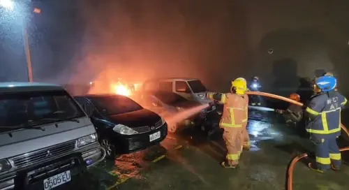 新北五股停車場貨車起火爆炸！周遭陷入火海9車受波及
