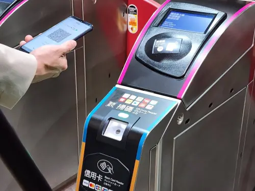 ▲台北捷運開放QR乘車碼進出站，用戶只要用手機掃乘車碼就能搭乘捷運，不用再翻出悠遊卡。（圖／翻攝官網）