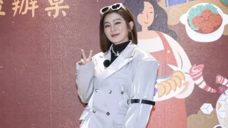 ▲藝人王彩樺（如圖）、陳亞蘭、莊凱勛、Dora（謝雨芝）及白雲今（3）日出席台灣首個歌仔戲實境節目《女俠俱樂部》開鏡記者會，王彩樺壓力大到一度中暑、圓形禿，Dora則暴瘦只剩45公斤。（圖／尊鵬國際有限公司提供）