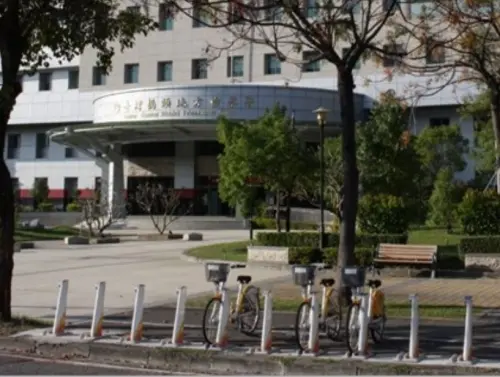 母為領養狗獨留女嬰在家猝死身亡　與同居人5萬交保、複驗結果曝
