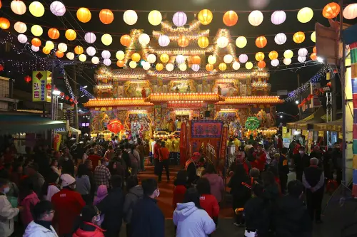 ▲彰化縣溪湖鎮舉辦了24年一科的建醮大典，集結全鎮25個里、35間宮廟同步設置醮場，圖為福安宮，將於今晚舉辦演唱會，邀請李千娜、玖壹壹。（圖／溪湖福安宮臉書www.facebook.com/XihuMazu）