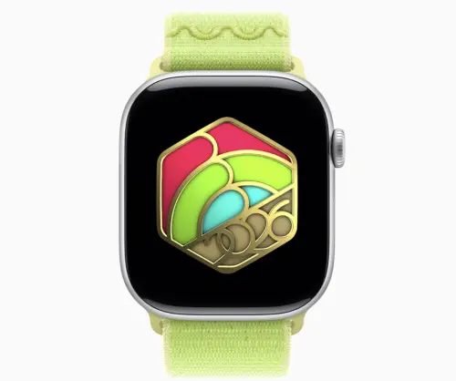 ▲1月Apple Watch 使用者只要連續七天完成三個「活動記錄」圓圈，即可獲得「Ring in the New Year」限量版獎章。（圖／翻攝官網）