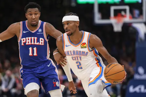 ▲SGA（右）近年製造犯規技術持續進步，也讓他成為全聯盟最難防守的球星之一。（圖／美聯社／達志影像）