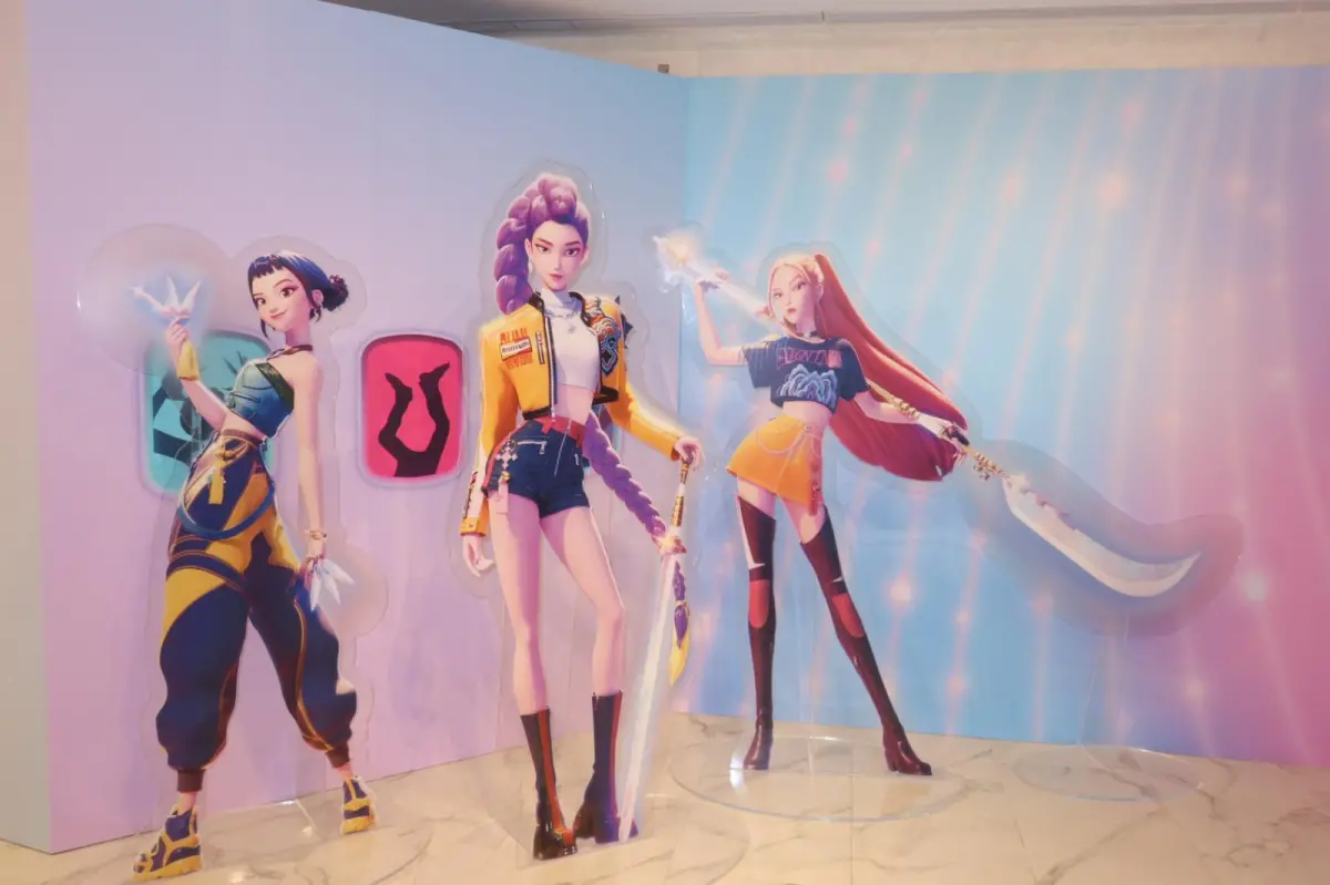 ▲《Kpop 獵魔女團》台北快閃店在中山區AIPXA LAND盛大開幕，入場預約方式、周邊品項一次看。（圖／讀者提供）