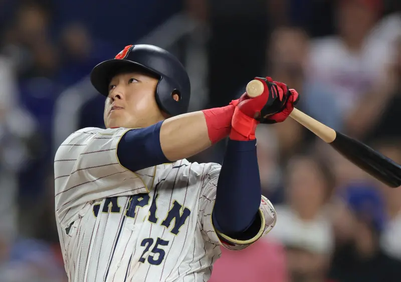 經典賽／日本隊巨砲岡本和真熱身賽首安即兩分砲　棒打美國隊國手