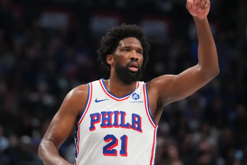 ▲近期發揮出色的中鋒恩比德（Joel Embiid），證明自己的表現並非曇花一現，今晚又拿到26分10籃板5助攻的全面數據，率隊打敗東區第一。（圖／美聯社／達志影像）