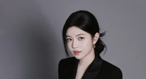 陳妍希被問還談姐弟戀嗎？疑暗酸陳曉：有人40歲還覺得自己像寶寶
