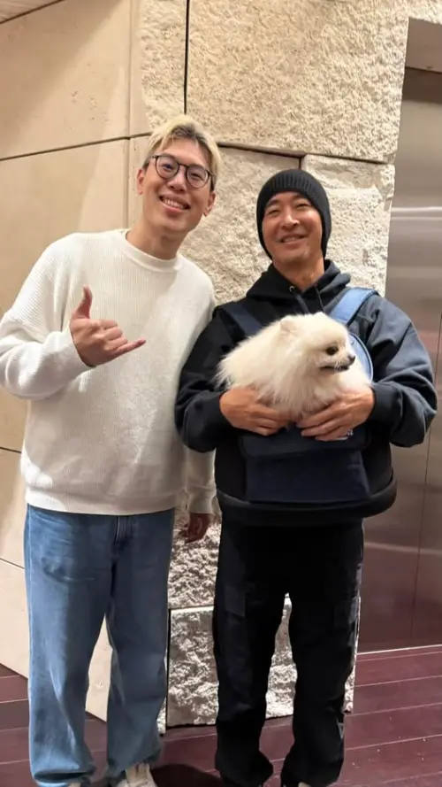 ▲DJ馬克（左）在台北偶遇金曲歌王黃立行本尊。（圖／歐馬克臉書）