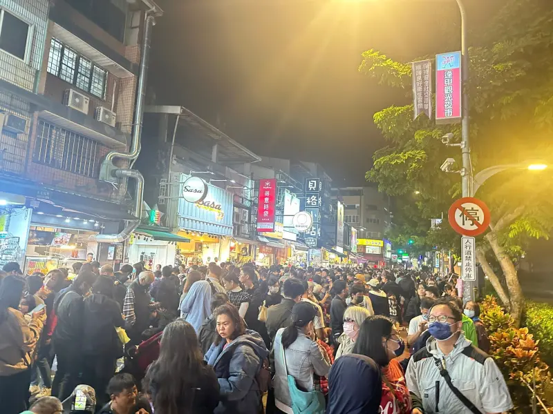 ▲逢甲夜市遊客人潮在2025年回穩，10個月就吸引超過721萬人次。（圖／逢甲夜市臉書）
