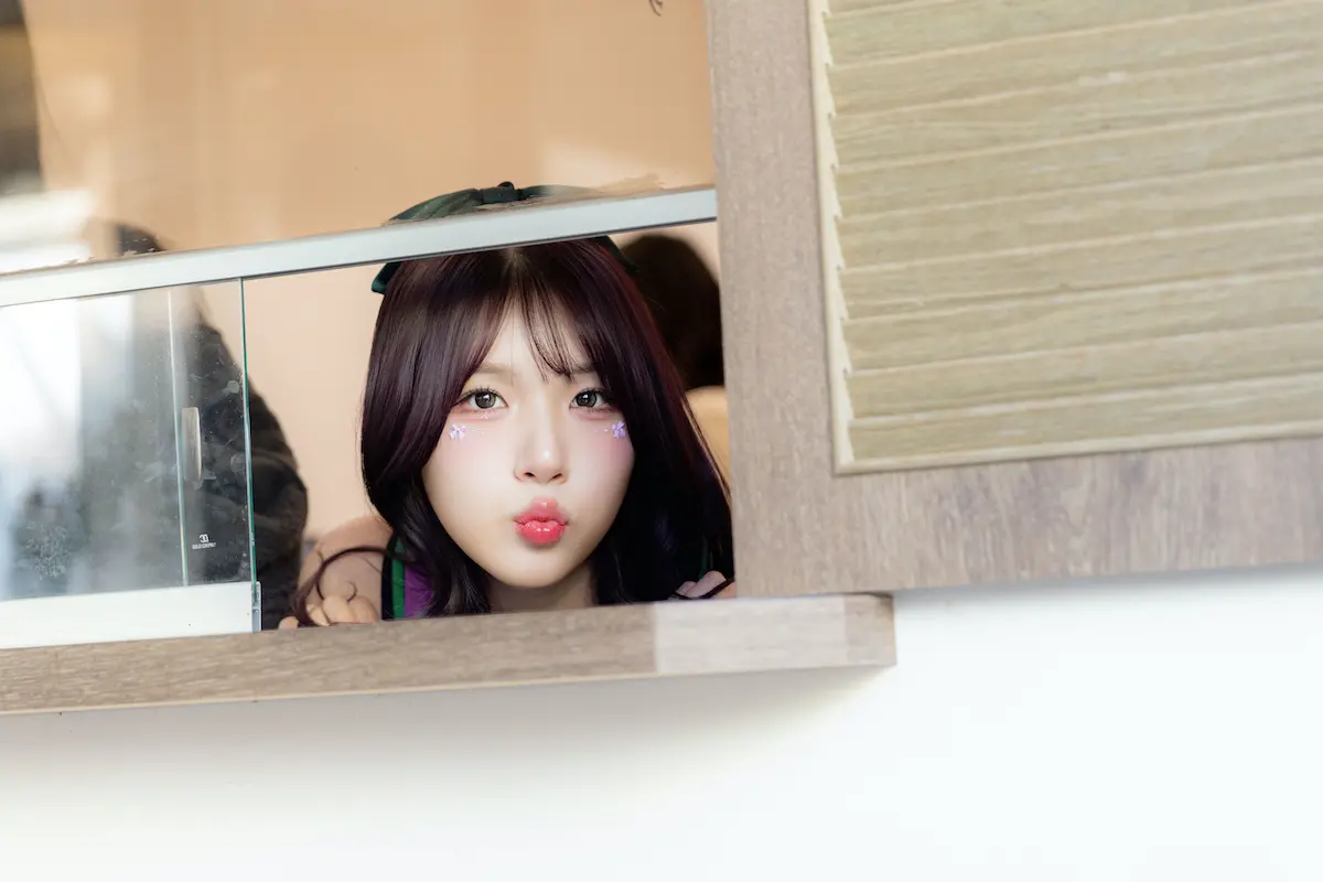 ▲廉世彬（如圖）出席活動以一頭深色新髮型驚喜亮相；新的一年到來，她除了安排中文學習，被問到新年願望，秒答賺很多錢，還不忘幽默喊話：「廣告請打給我！」（圖／CHEER UP提供）