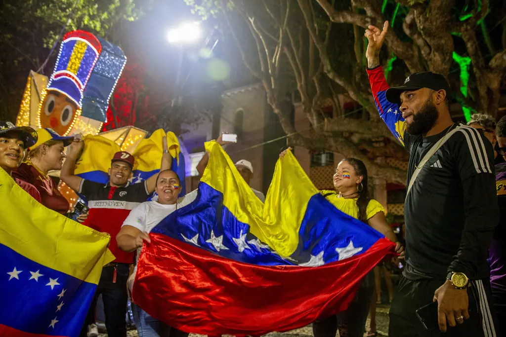 ▲委內瑞拉民眾歡慶總統馬杜洛被捕。（圖／美聯社／達志影像）