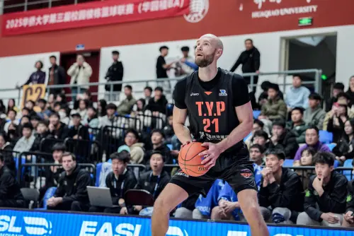 ▲領航猿此役共有4人得分上雙，伯朗狂轟35分、13籃板並送出4記火鍋，展現禁區主宰力。（圖／東超提供）