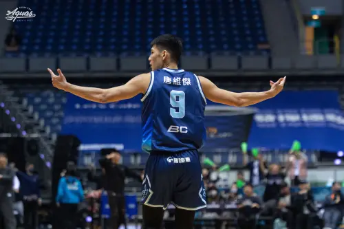 ▲代理總教練朱永弘賽後特別點名唐維傑等本土球員，認為本土選手在此役成功跳出來銜接團隊，是本場比賽最大的收穫。（圖／海神提供）