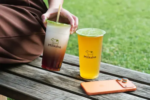 ▲迷客夏一月新年優惠，鮮奶茶39元加購、雙杯優惠79元起，周周還抽獎iPhone17。（圖／迷客夏milksha.com）