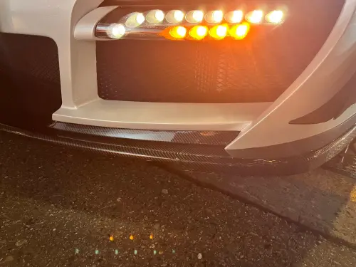 ▲元旦當天，王陽明開保時捷在北市松仁路上發生車禍。（圖／翻攝畫面）