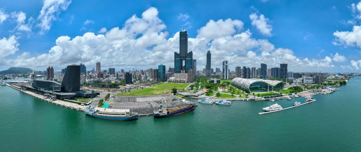 ▲總面積近590公頃的亞洲新灣區，高市府透過市地重劃、重大建設與產業投資，吸引國際科技大廠進駐，為高雄智慧城市開啟新篇章。（圖／高雄市政府提供）