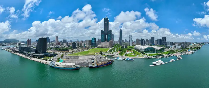 ▲總面積近590公頃的亞洲新灣區，高市府透過市地重劃、重大建設與產業投資，吸引國際科技大廠進駐，為高雄智慧城市開啟新篇章。（圖／高雄市政府提供）