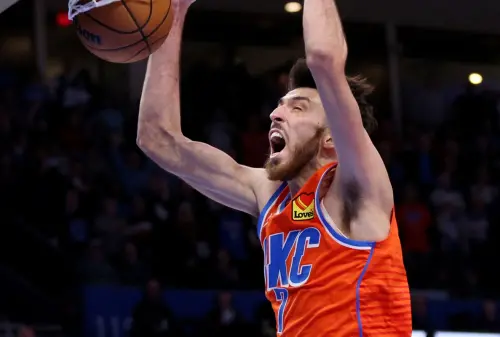 ▲先發中鋒霍姆格倫在太陽的針對性防守下，全場僅出手11次得到18分。太陽隊成功讓雷霆的綠葉球員承擔更多進攻壓力，最終導致對手火力斷層。（圖／美聯社／達志影像）