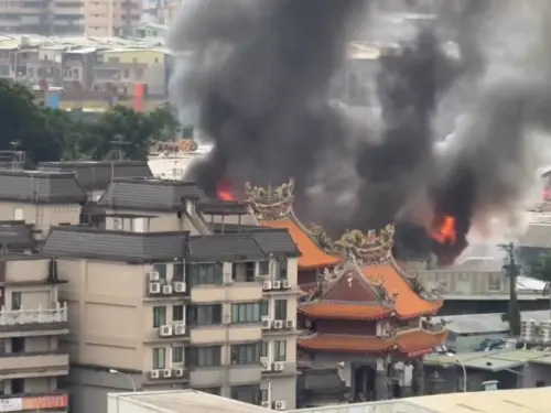 中和鐵皮屋工廠大火！黑煙猛竄天際「燃燒破百坪」廠長慘成焦屍亡
