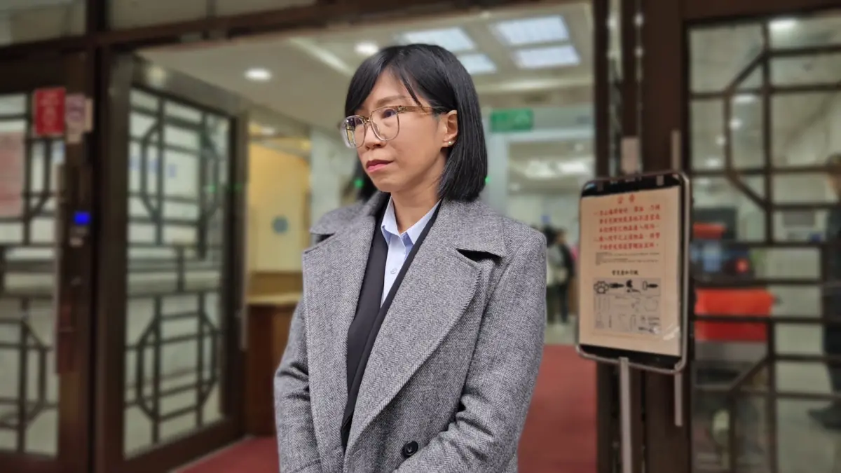 ▲林沄蓁律師指控小孩生父、網紅律師呂秋遠逼迫她墮胎及離職，提告求償150萬元，並指出呂秋遠至今扶養費一毛都沒出。（圖／記者劉松霖攝）