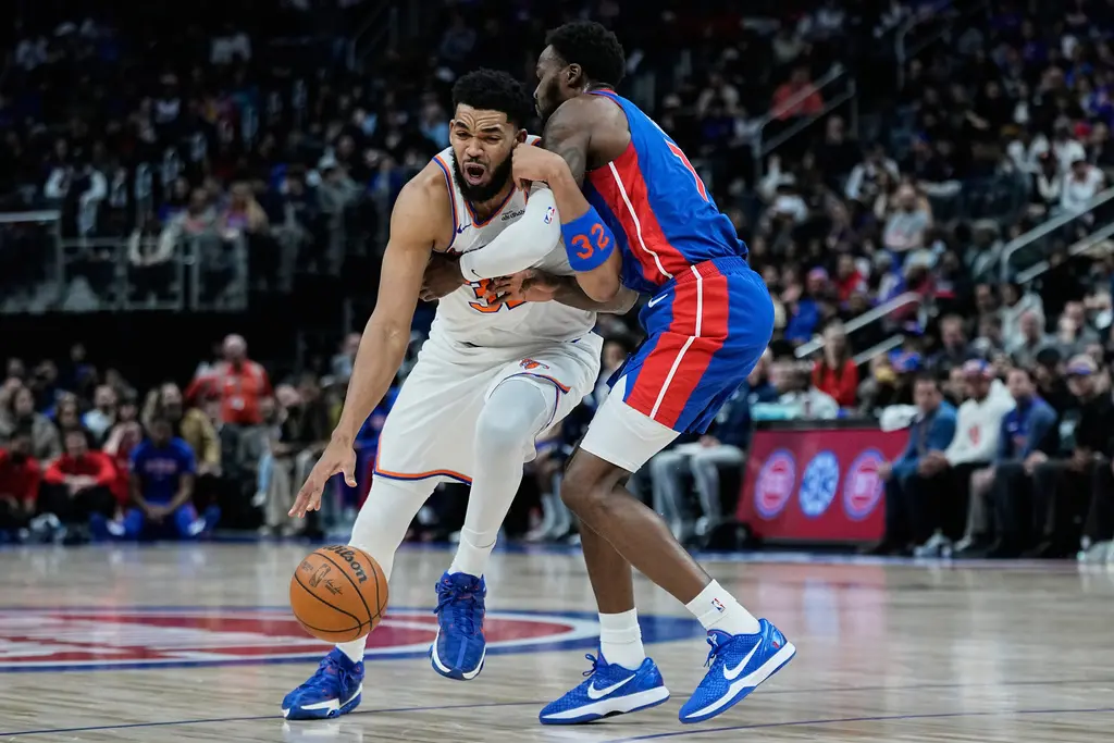 ▲NBA紐約尼克今（6）日客場迎戰底特律活塞，唐斯（Karl-Anthony Towns）全場手感低迷僅拿6分，最終尼克90：121不敵活塞，吞下近期的4連敗。（圖／美聯社／達志影像）