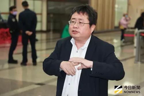 矢板明夫台中演講後遭攻擊　陸委會：「打帶跑」模式的跨境鎮壓