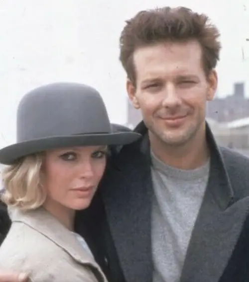 ▲米基洛克(右)和金貝辛格(左)在《愛你九周半》的激情演出引起話題,兩人都曾是當紅性感明星。(圖/摘自IMDb) ▲米基洛克(右)和金貝辛格(左)在《愛你九周半》的激情演出引起話題,兩人都曾是當紅性感明星。(圖/摘自IMDb)