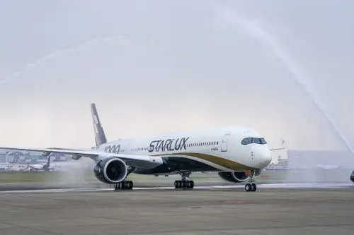▲全台第一架、同時也是星宇航空首架 A350-1000 廣體客機，於法國土魯斯時間 5日下午由董事長張國煒親自駕駛啟程，並於今（6）日上午 10:15 正式降落桃園國際機場。（圖／星宇航空提供）
