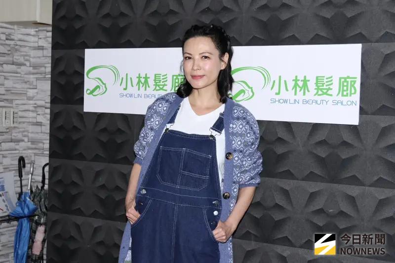 ▲陳孝萱情斷咖啡廳老闆，20歲兒子出國前還想幫她找伴，她也會當兒子的戀愛軍師，相處像朋友。（圖／記者朱永強攝）