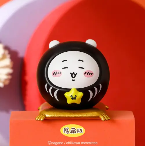 ▲吉伊卡哇推出神級聯名小物「祈福達摩」系列隱藏版「幸運小福星」。（圖／研達官網yendar.com）