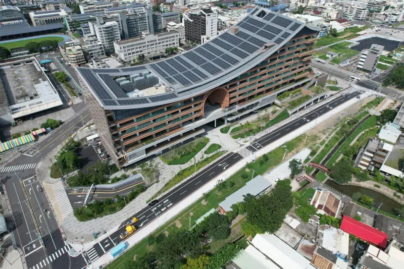 鳳山車站南側曹謹路通車　打造宜居宜行鳳山城市新門戶