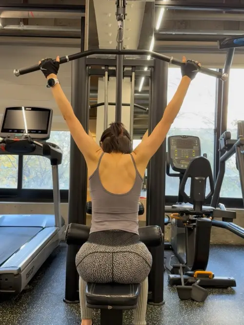 ▲韓國女神孫仙孫藝真孫仙就連跨年也不忘曬健身照，年過40依然仙氣滿滿，臉蛋凍齡、身材更是打趴一票20歲女星，根本逆天存在！(圖／翻攝自孫藝真IG@yejinhand)