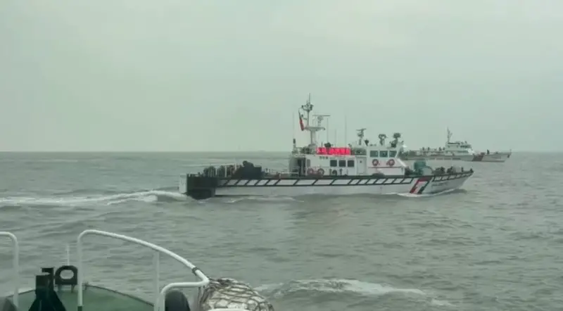    ▲一週內兩度進犯！中國海警分頭包抄金門海域，我海巡強勢併航驅離。（圖／海巡署）  