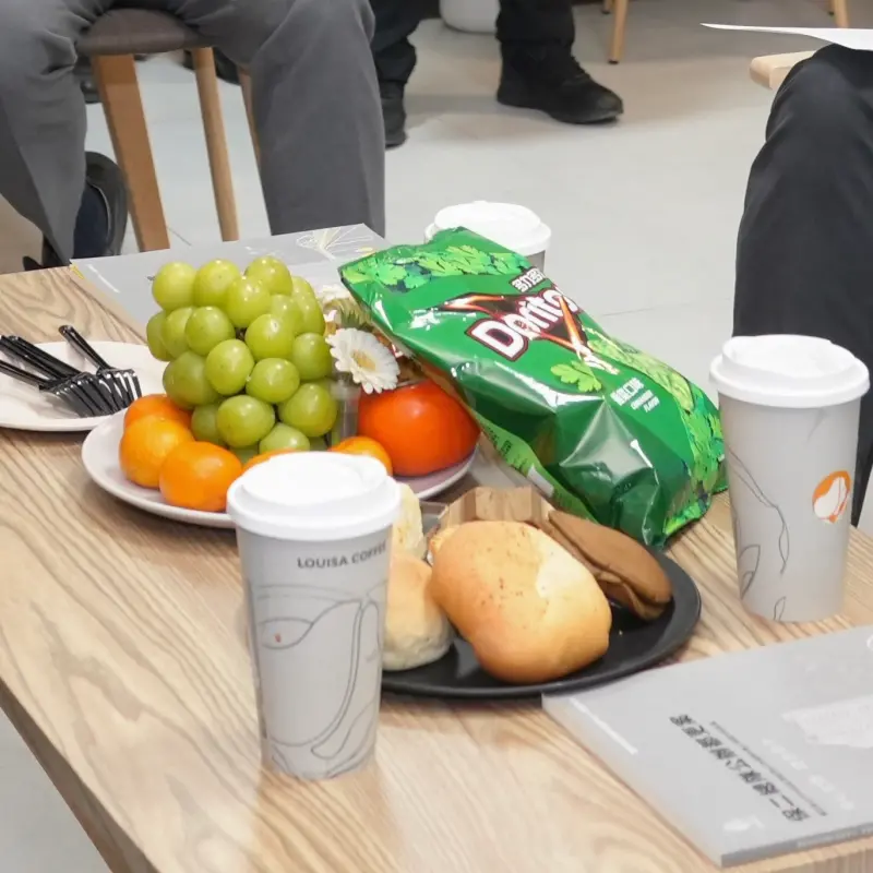    ▲前總統蔡英文參觀社宅　送這兩樣食物成焦點（圖／Threads:tsai_ingwen ）  