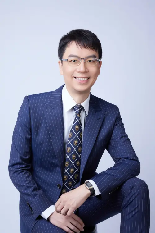 民進黨將徵召「牙醫權威」戰南投！温世政外型神似劉寶傑引熱議
