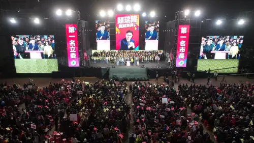 ▲ 賴瑞隆上週末在鳳山舉辦的「真誠無畏之夜」，獲得超過300位里長公開站台支持。（圖／翻攝畫面）