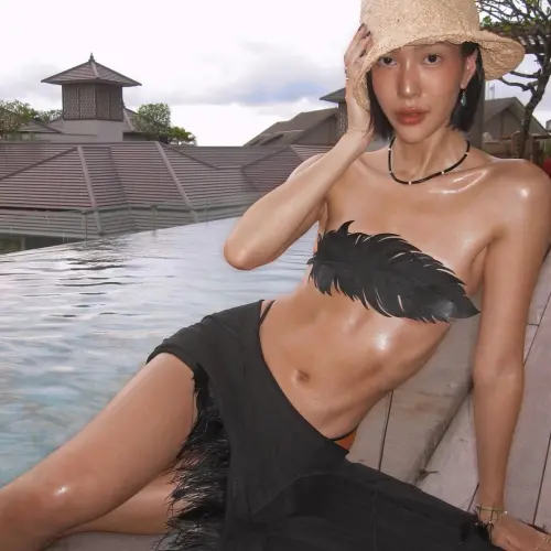 ▲莫莉去年自費前往米蘭時裝週，未料遭詐近百萬。（圖／翻攝自莫莉IG@molly_chiang）