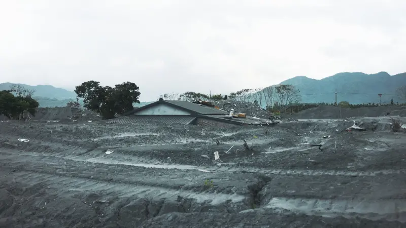 洪災百日1／直擊光復泥沙埋屋、災民帳篷為家　重建進度停滯