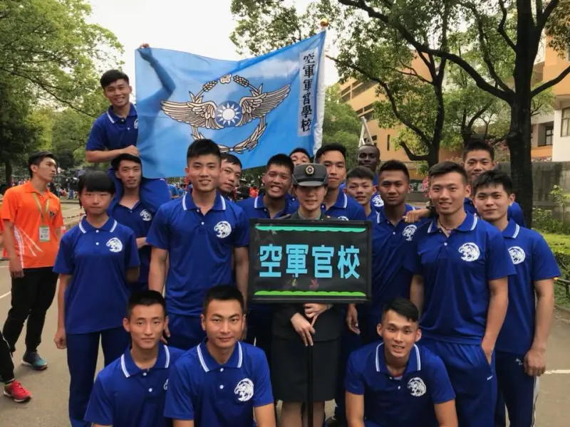 國中畢業念軍校！辛柏毅從小品學兼優還是體育健將　曾奪標槍冠軍
