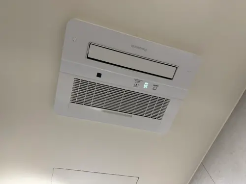 冬天洗澡冷到發抖？眾大推浴室暖風機：完全沒冷到　省電方法曝光
