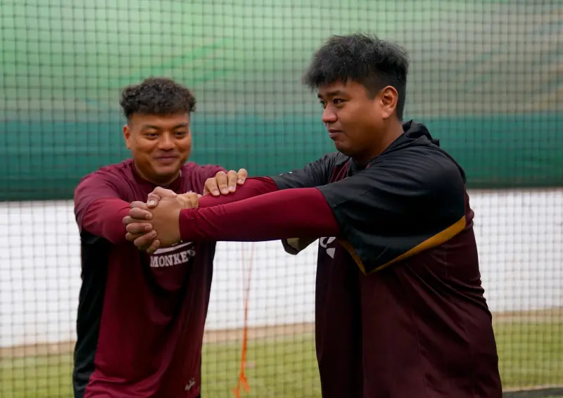 ▲樂天桃猿棒球隊今（7）日宣布二軍教練團增添新血，延攬林琨笙擔任二軍捕手教練，並回聘馮健庭出任二軍守備教練。此外，樂天球團也宣布簽回投手楊彬，同時邀請前味全龍強打瑪仕革斯．俄霸律尼參與春訓測試。（圖／樂天桃猿提供）